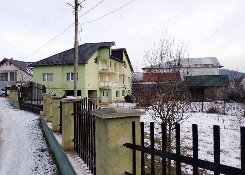 Casă cu 6 camere cu Teren 20 Mp în Năsăud