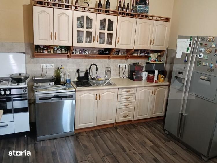 Casă cu 10 camere cu Teren 580 Mp în Central