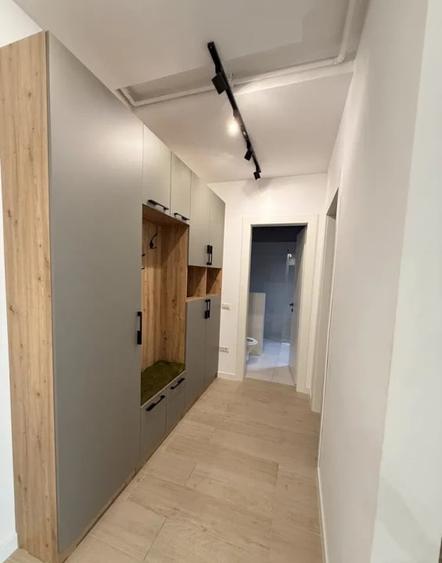 Apartament cu 2 camere decomandat, mobilat în Sat Vacanță