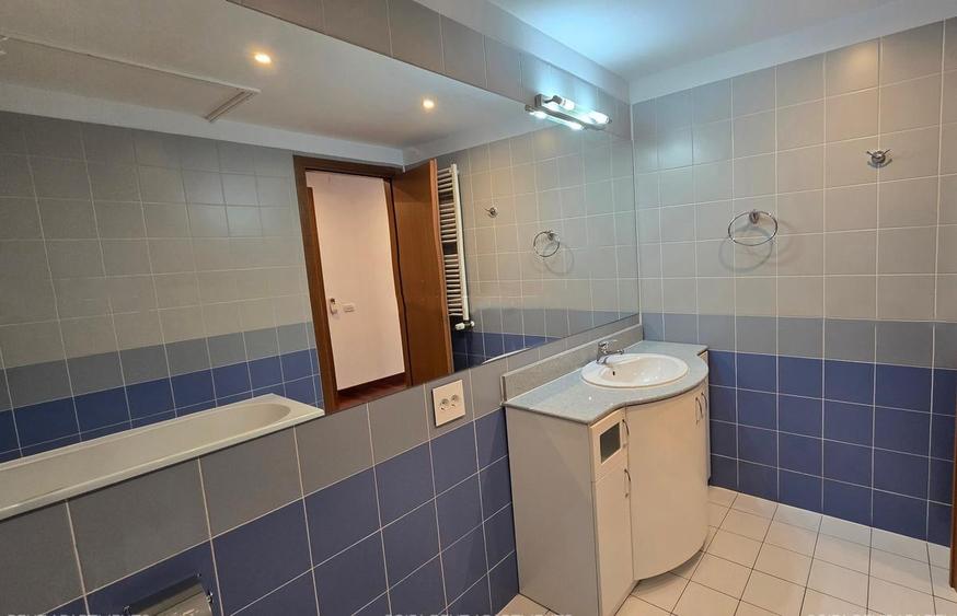Apartament cu 3 camere decomandat în Herăstrău