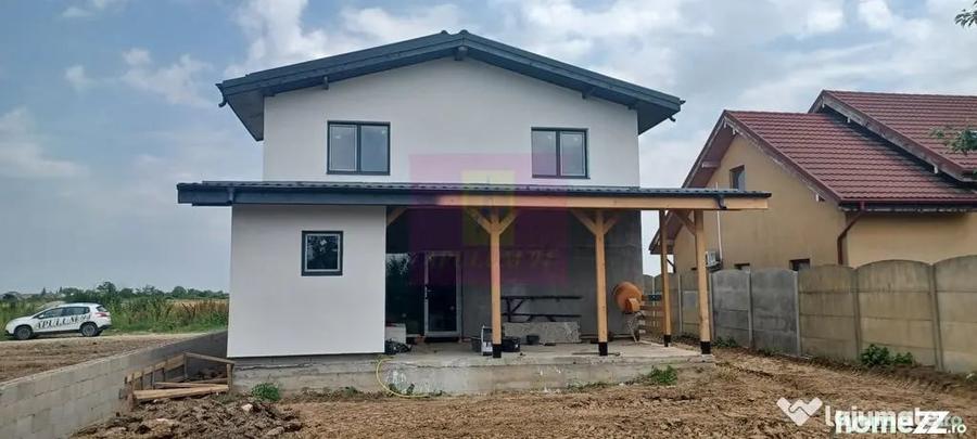 Casă cu 5 camere cu Teren 435 Mp în Săbăreni