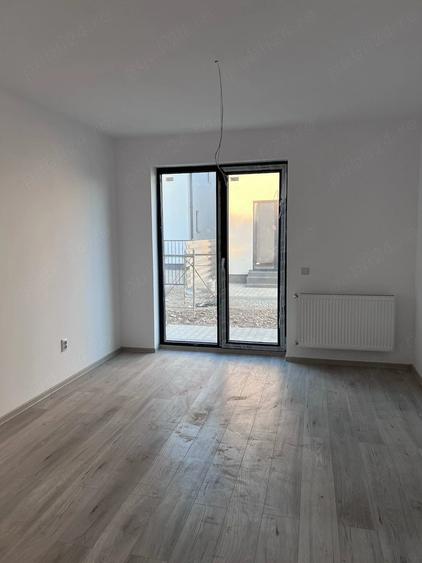 Apartament cu 3 camere decomandat în Tărlungeni