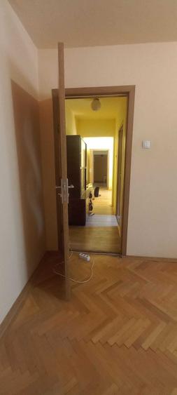 Apartament cu 3 camere semidecomandat în Circumvalațiunii