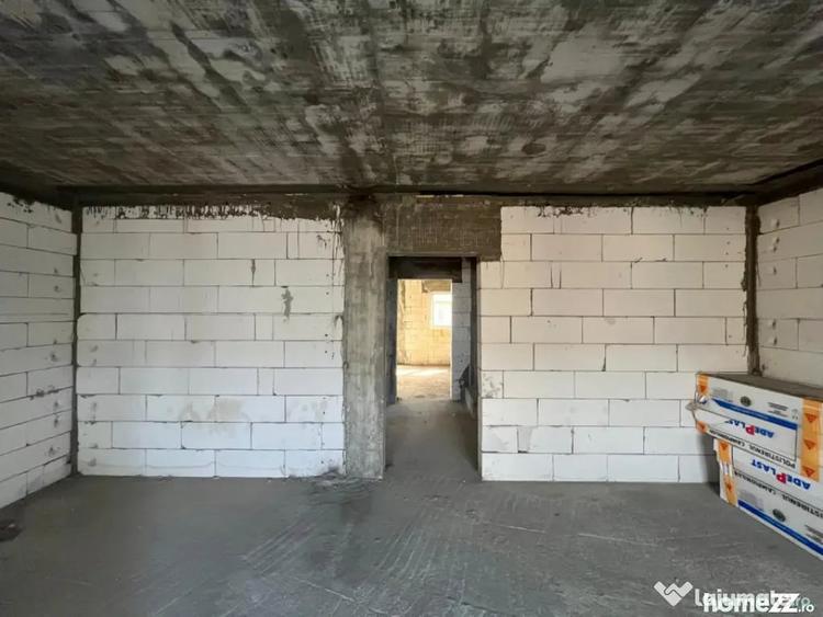 Casă cu 5 camere cu Teren 480 Mp în Central