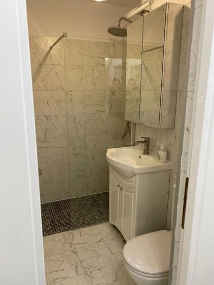 Apartament cu 2 camere semidecomandat în P-ța Victoriei