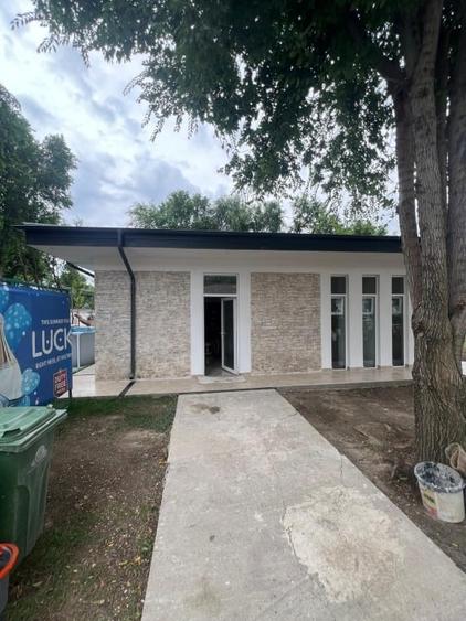 Casă individuală cu 3 camere cu Canalizare în Central