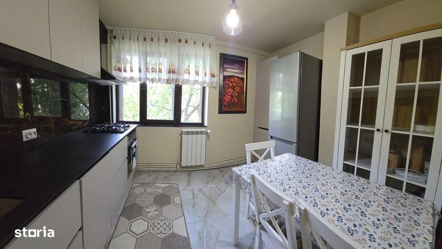 Apartament cu 4 camere în Mazepa 1