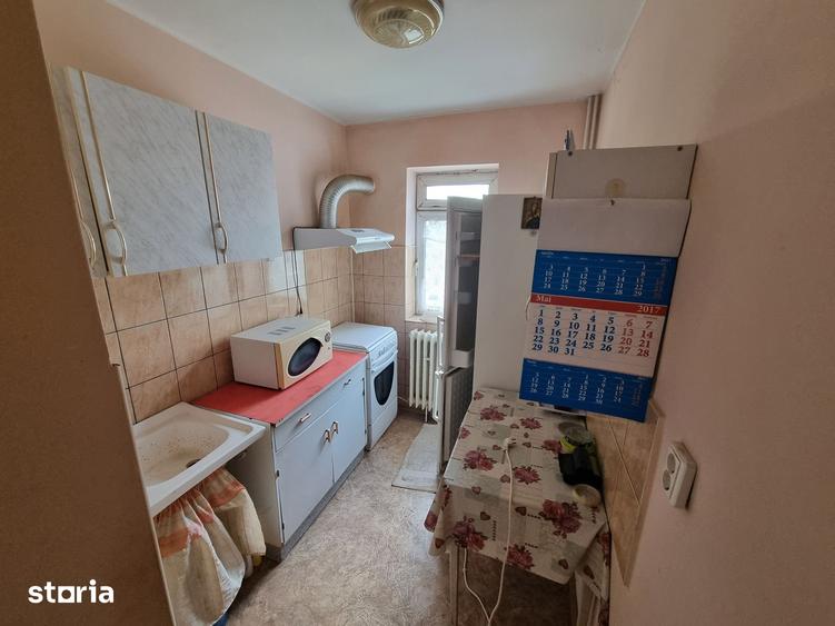 Apartament cu 3 camere în Km 4