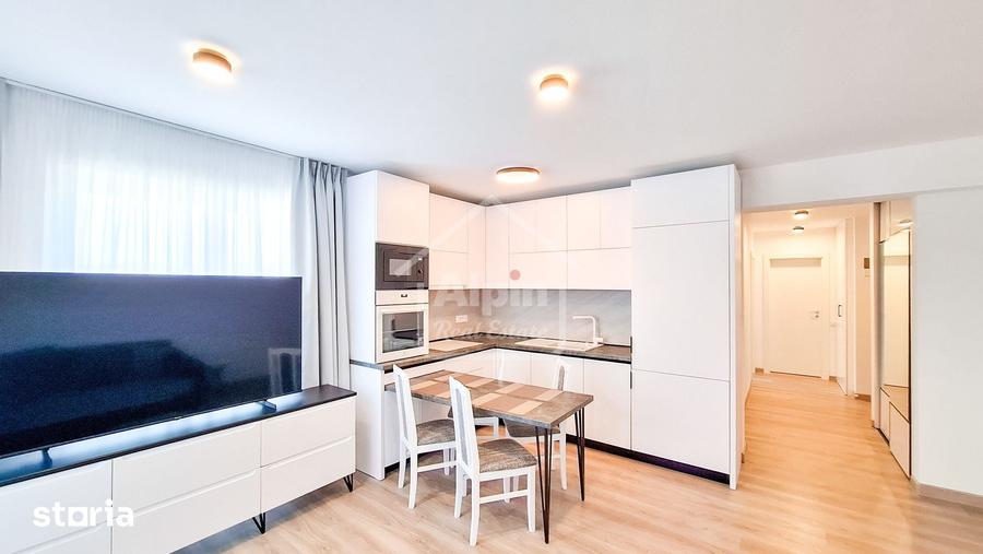 Apartament cu 3 camere decomandat, mobilat în Tractorul
