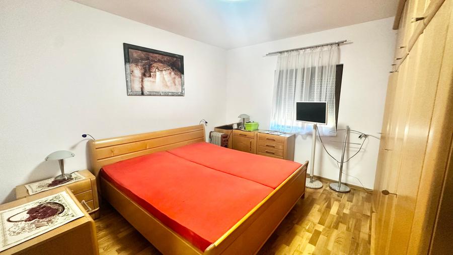 Casă individuală cu 4 camere cu Canalizare în Corbu