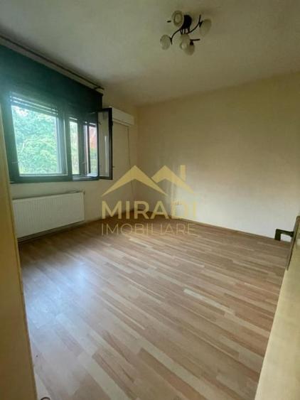 Apartament cu 4 camere în Aviatorilor