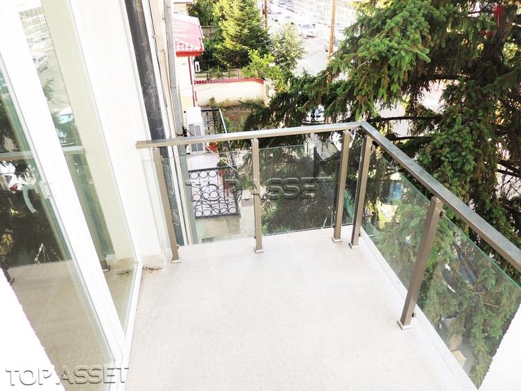 Apartament cu 3 camere semidecomandat în Parcul Circului