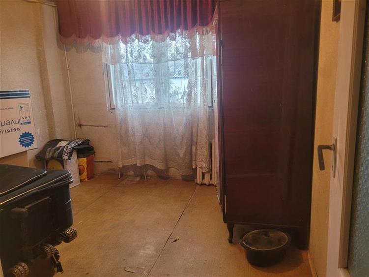 Apartament cu 3 camere decomandat în Republicii