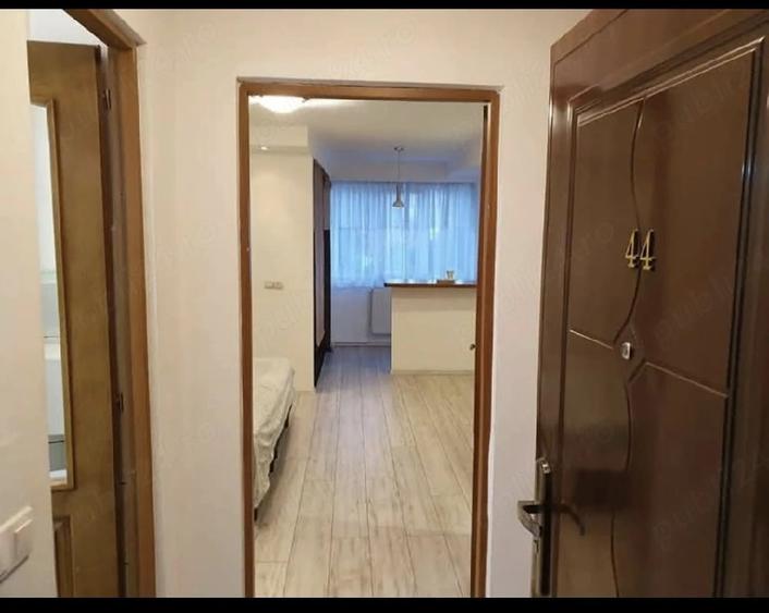 Garsonieră decomandată în Central