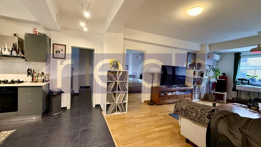 Apartament cu 3 camere decomandat, mobilat în Știrbei Vodă