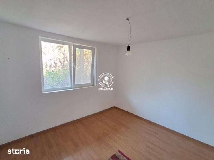 Casă cu 2 camere cu Teren 1688 Mp în Movileni