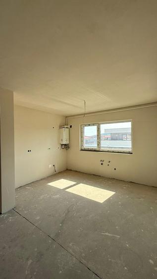 Apartament cu 3 camere semidecomandat în Florești — fotografia 3