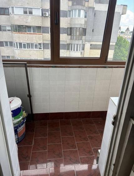 Apartament cu 3 camere decomandat în Școlilor