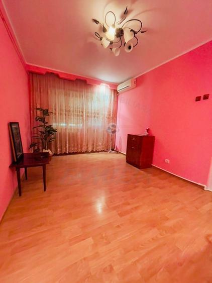 Apartament cu 2 camere în Micro 38