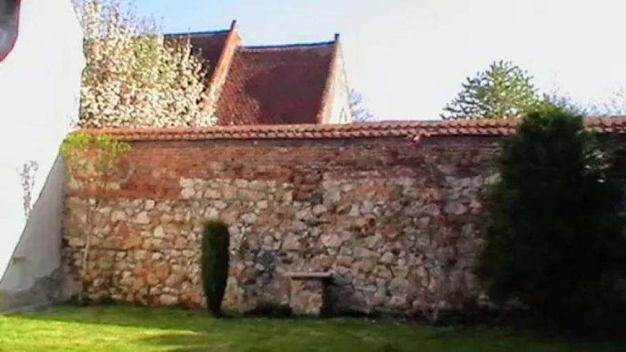 Casă cu 5 camere în Cristian