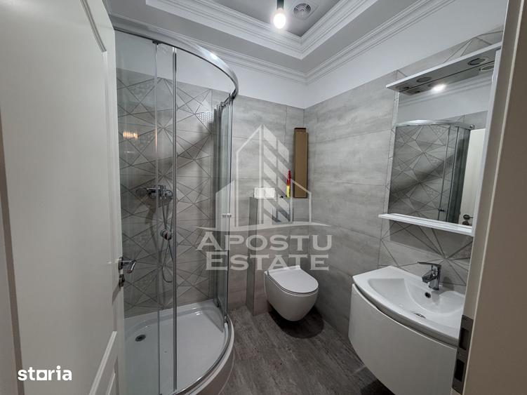 Casă cu 4 camere cu Teren 300 Mp în Central