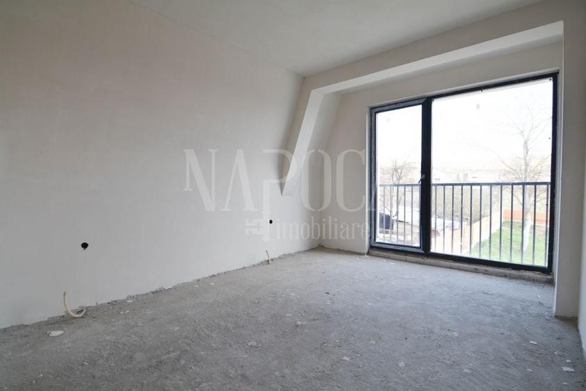 Duplex cu 5 camere cu Canalizare în Dâmbul Rotund