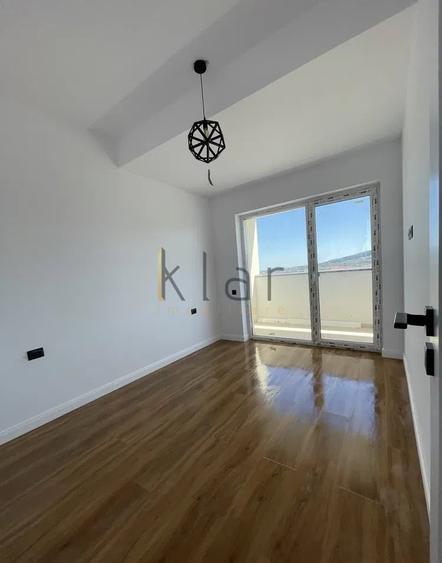 Apartament cu 2 camere semidecomandat în Florești