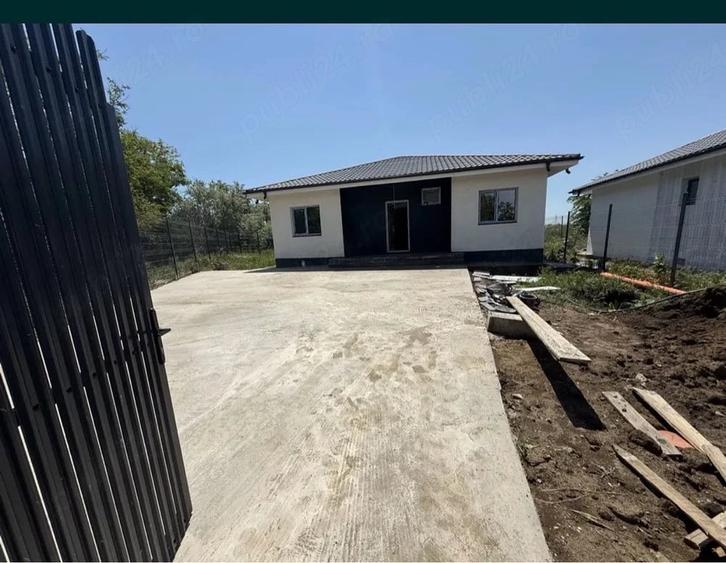 Casă cu Teren 480 Mp în Agigea