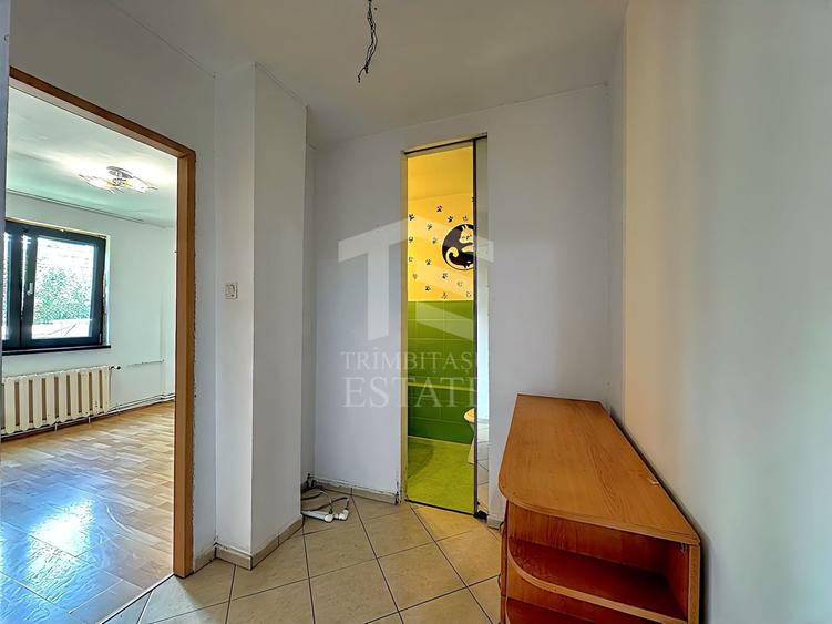 Apartament cu 3 camere semidecomandat în P-ța Gorjului