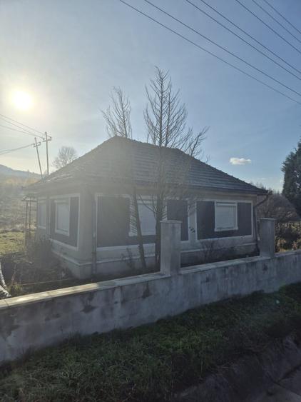 Casă cu 3 camere în Ciucea