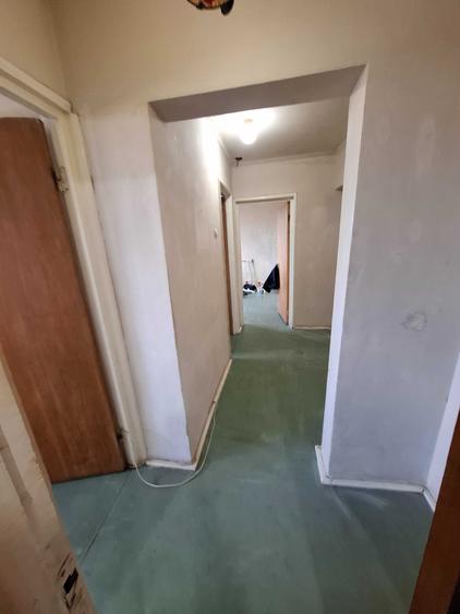 Apartament cu 3 camere decomandat în Drumul Taberei