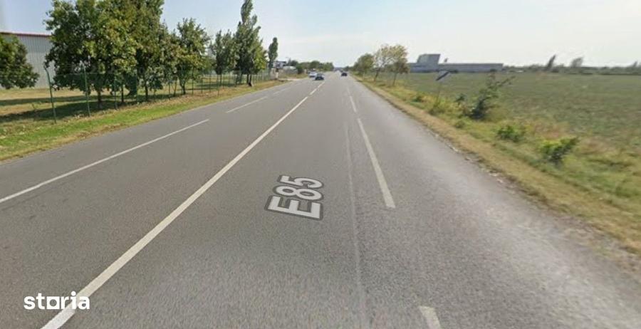 Teren intravilan 4,25ha, deschidere d=110ml la DN2 - 3