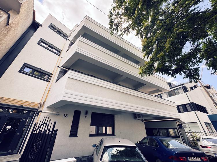 Apartament cu 3 camere decomandat în Herăstrău