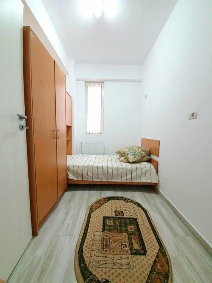Apartament cu 2 camere semidecomandat, mobilat în Roșu