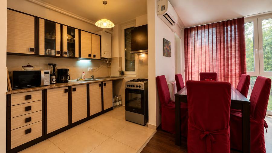 Apartament cu 3 camere semidecomandat în Braytim