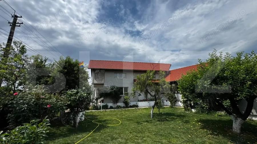 Casă cu 4 camere cu Teren 1144 Mp în Șard