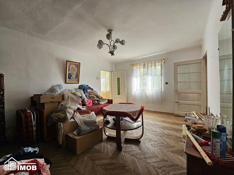 Casă cu 3 camere cu Canalizare în Teiș