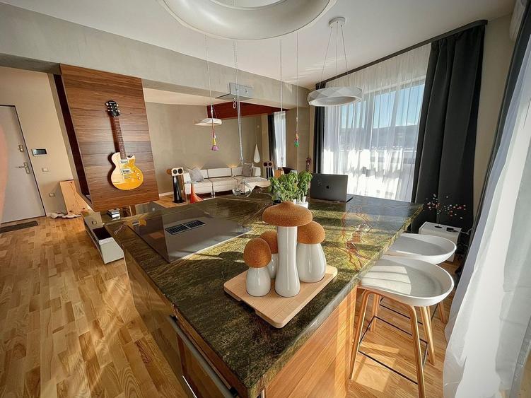Apartament cu 3 camere semidecomandat, mobilat în Zorilor