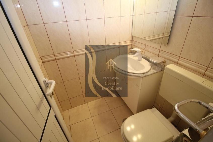 Apartament cu 3 camere decomandat în P-ța Muncii