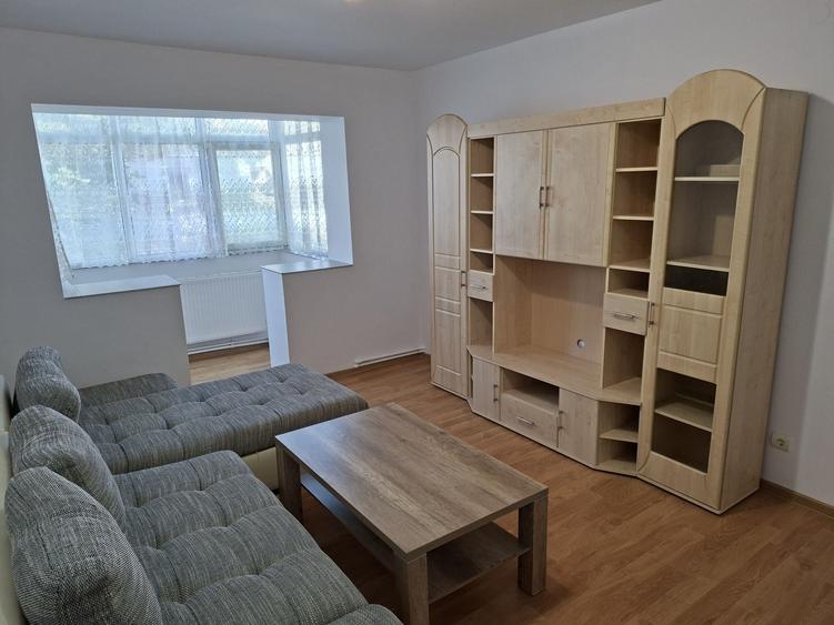 Apartament cu 2 camere semidecomandat în Exterior Vest