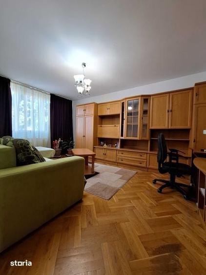 Apartament cu 3 camere decomandat în Titan