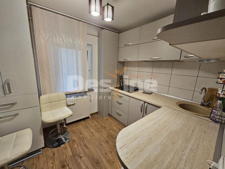 Apartament cu 2 camere decomandat, mobilat în Tomești