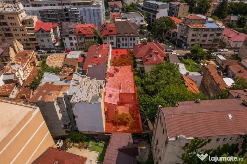 Casă cu 7 camere cu Teren 459 Mp în Ferdinand