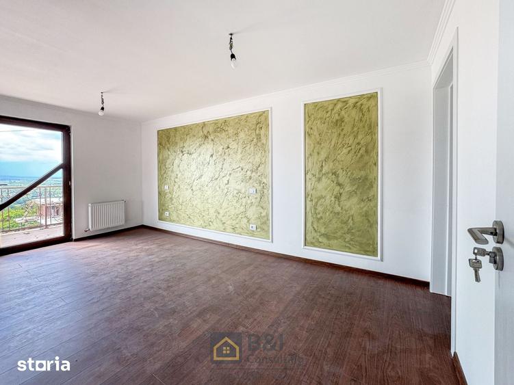 Casă cu 7 camere cu Teren 470 Mp în Bucium
