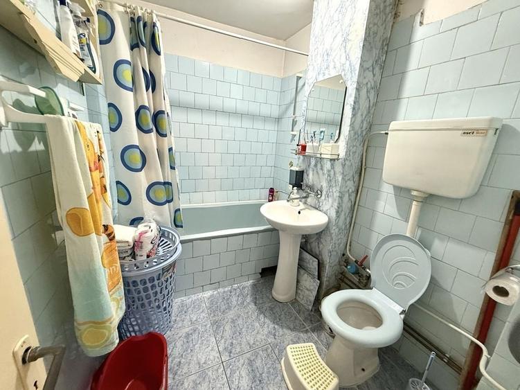Apartament cu 3 camere decomandat în Popoveni