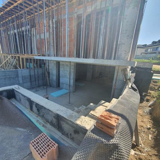 Casă individuală cu 6 camere cu Piscina în Palazu Mare