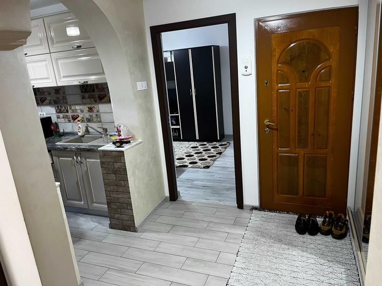 Apartament cu 2 camere decomandat în Smeura