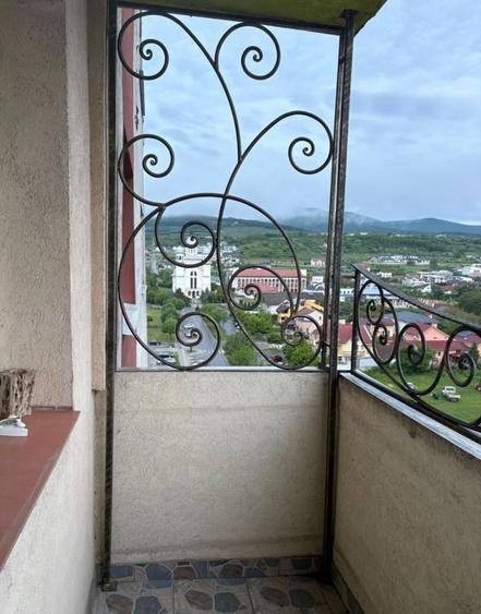 Apartament cu 3 camere în Cetate