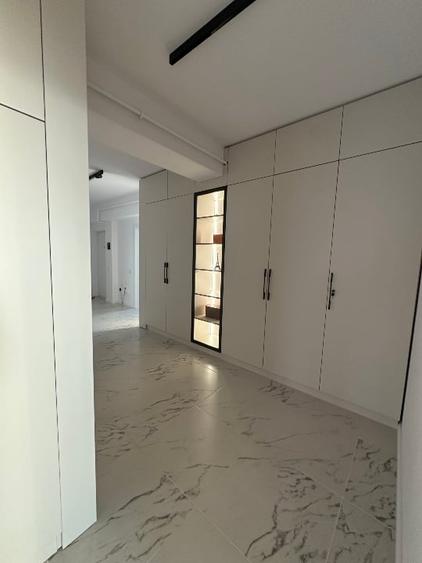 Apartament cu 3 camere semidecomandat, mobilat în Copou