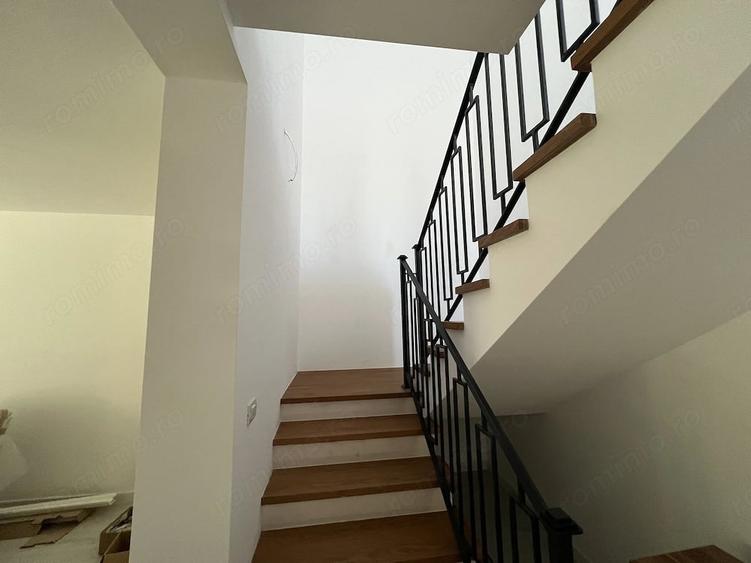 Casă cu 4 camere cu Teren 250 Mp în Chișoda